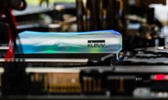 KLEVV CRAS C700  RGB  M.2  NVMe SSD Review: Bright Like a Diamond